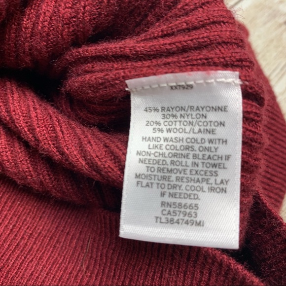 EUC Leith faux wrap sweater burgundy long sleeves Small - Picture 4 of 7